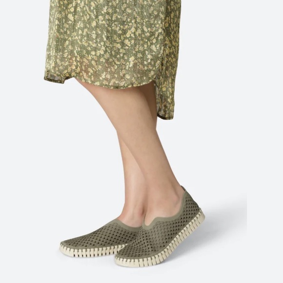 Isle Jacobsen ‘Tulip’ Sneaker - Picture 3 of 3